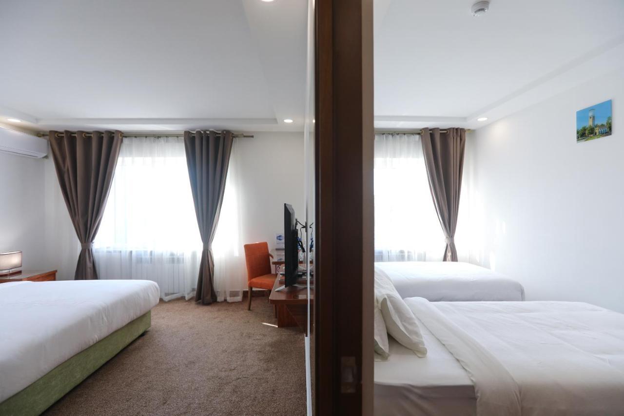 Sunrise Hotel Tashkent Esterno foto