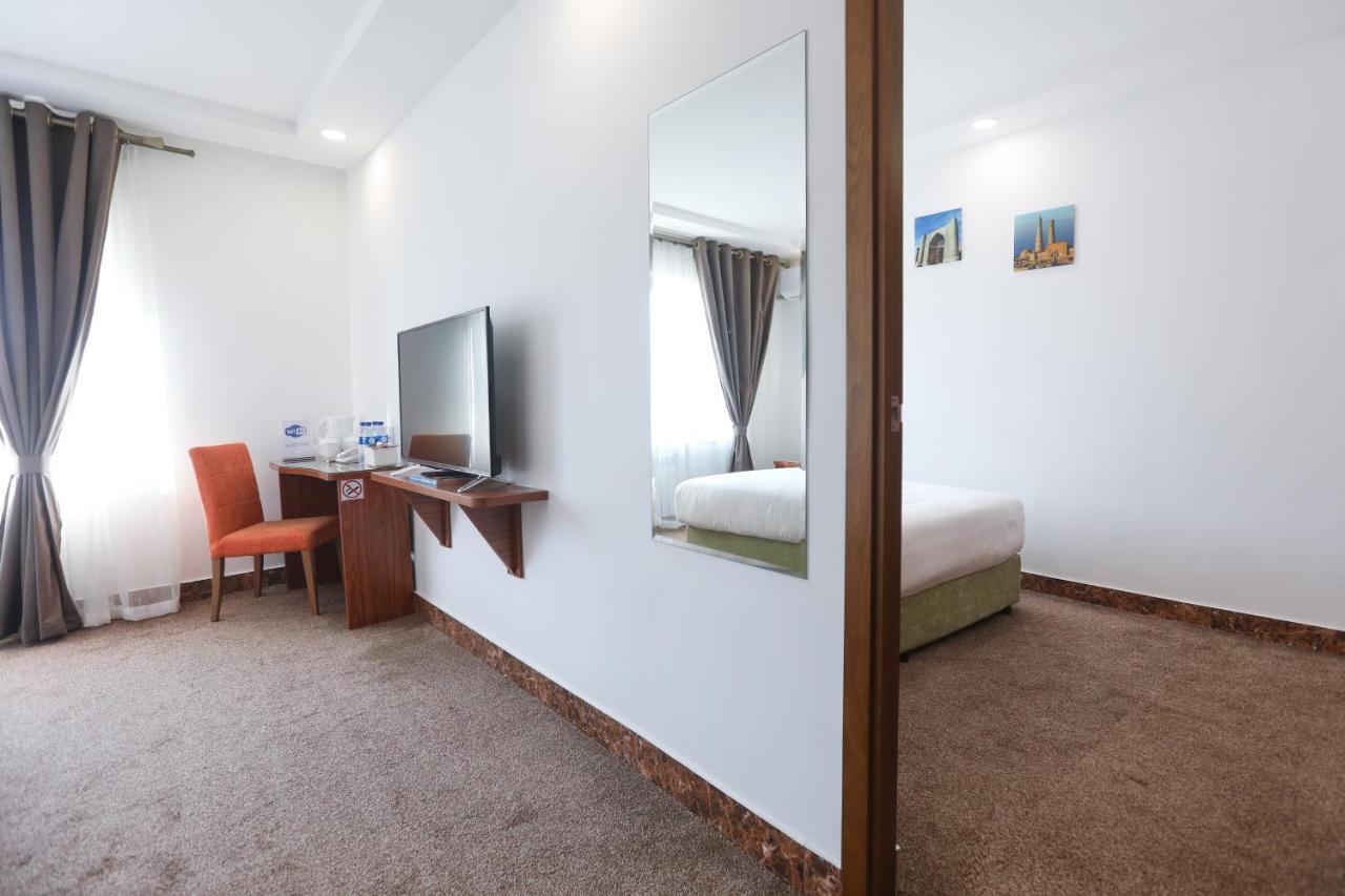 Sunrise Hotel Tashkent Esterno foto