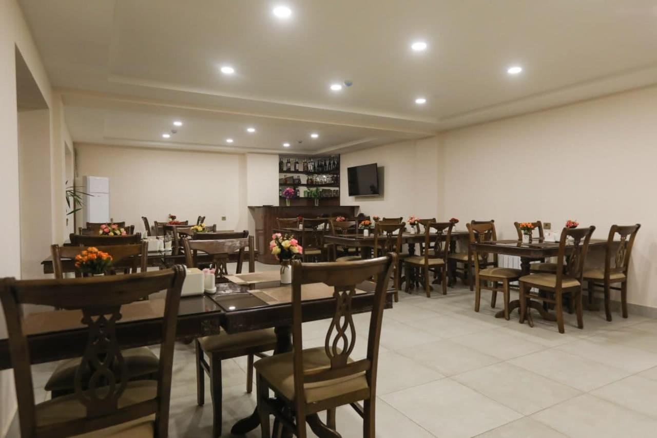 Sunrise Hotel Tashkent Esterno foto